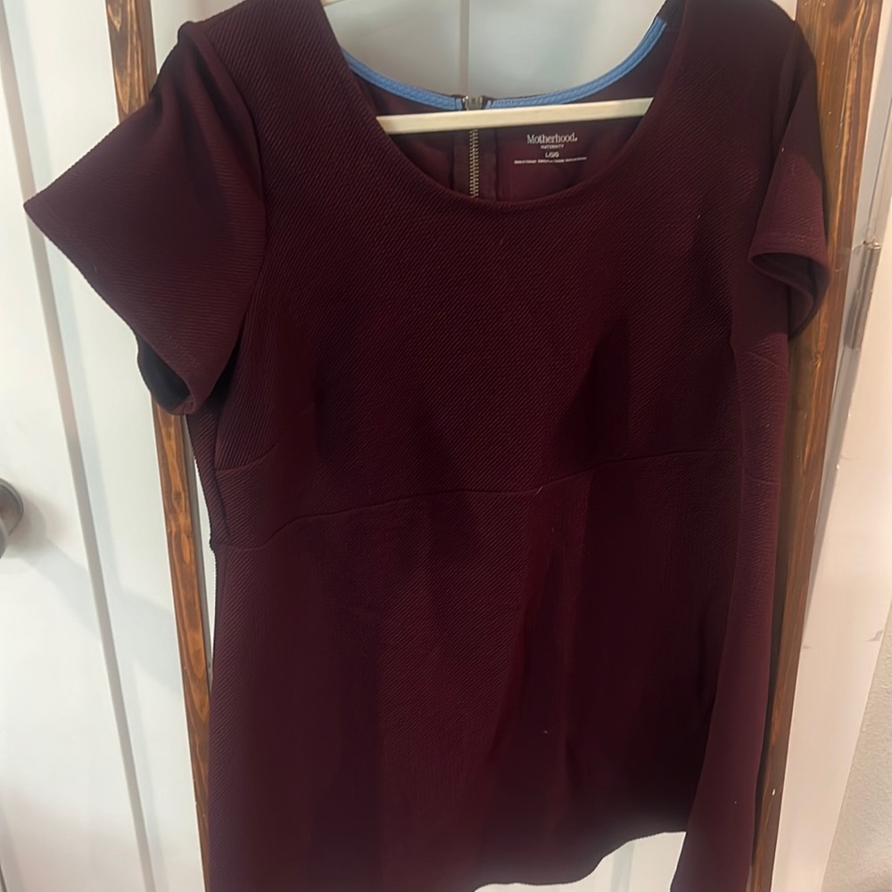 Motherhood maternity maroon top